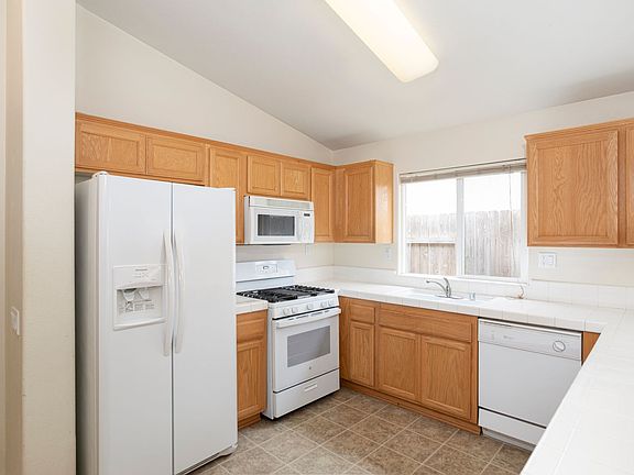2nd image of 2221 N Riverton Dr