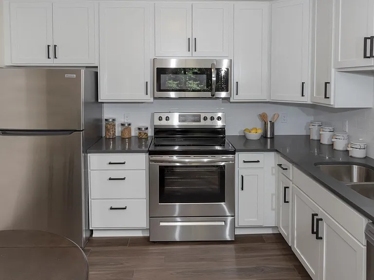 Greystone Heights — Photo 3