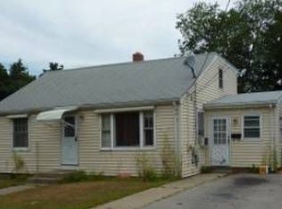 31 Loring St, Cranston, RI 02920