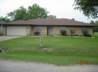 7109 Howe St, Groves, TX 77619