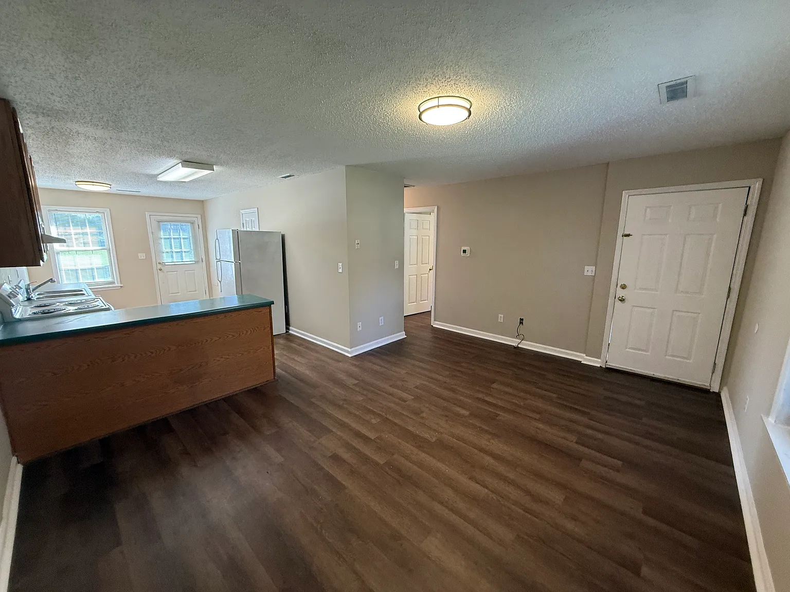 197 Utility Rd — Photo 3