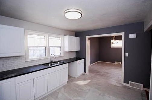 3rd image of 8417 Boone Blvd