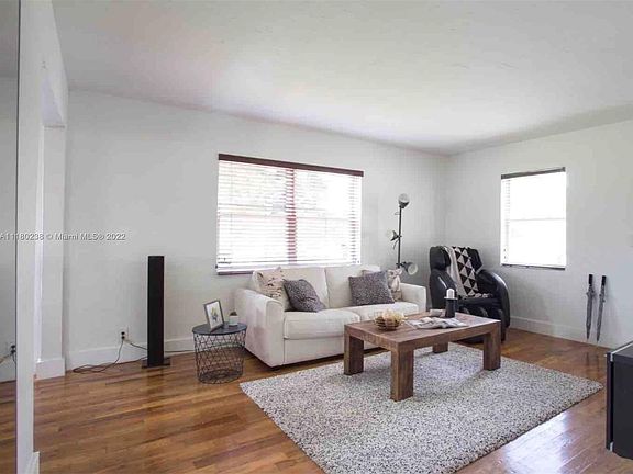 4th image of 632 S 28th Ave #1