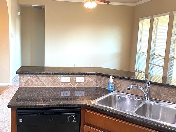 5th image of 516 Coventry Dr
