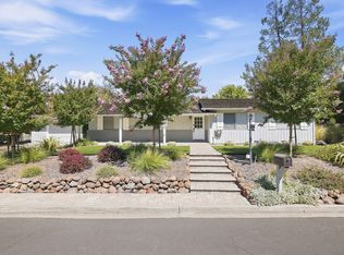 27 Freitas Dr, Moraga, CA 94556