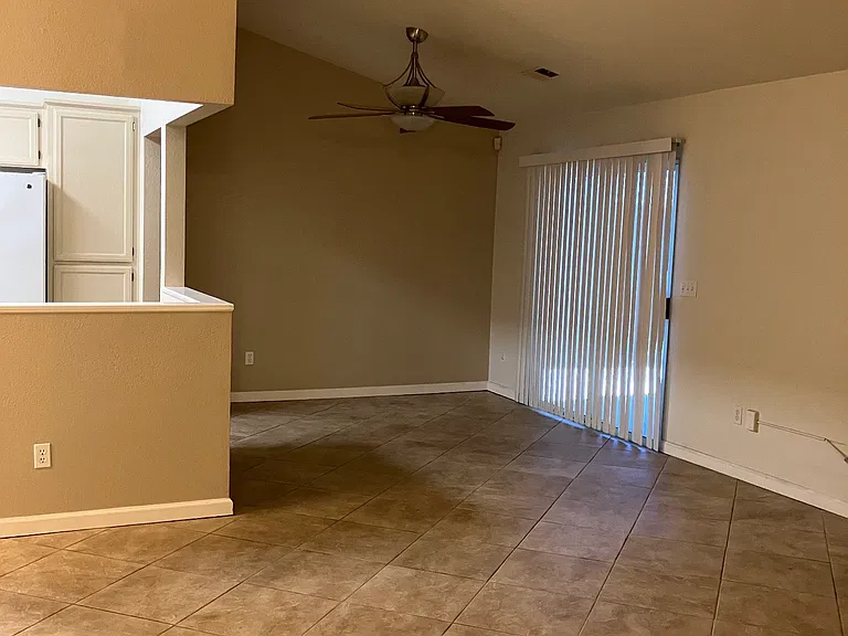 2063 Dorothy Ln — Photo 3