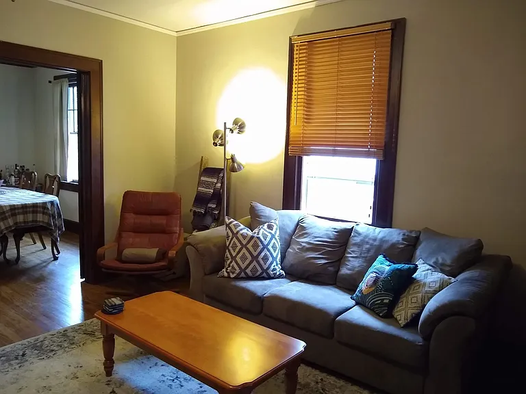 Living Room - Entry to dining room
