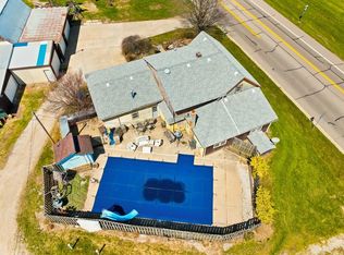 5670 S Niles Rd, Saint Joseph, MI 49085