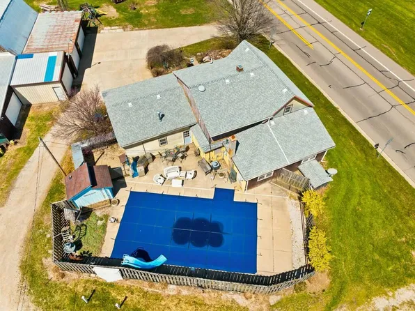 5670 S Niles Rd, Saint Joseph, MI 49085