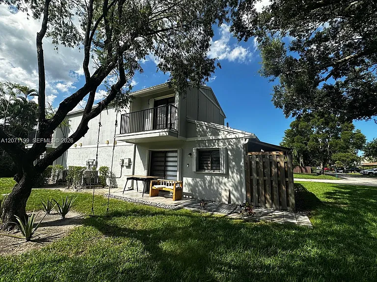 13290 NW 7th St — Photo 1