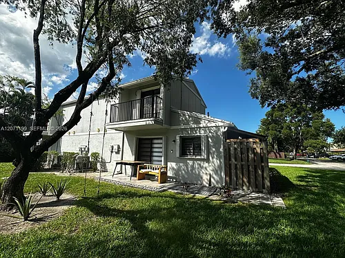 13290 NW 7th St Photo 1