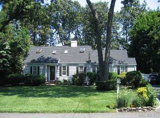 169 Corey Pl, Huntington Station, NY 11746