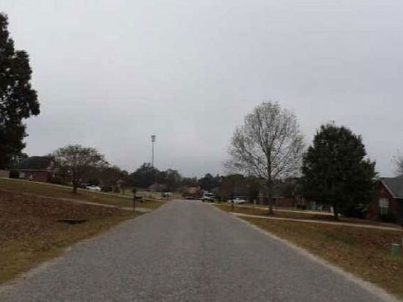 Exterior Neighborhood (street photo)
