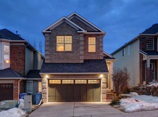 57 NE Discovery Ridge Hl SW, Calgary, AB T3H 4Y5