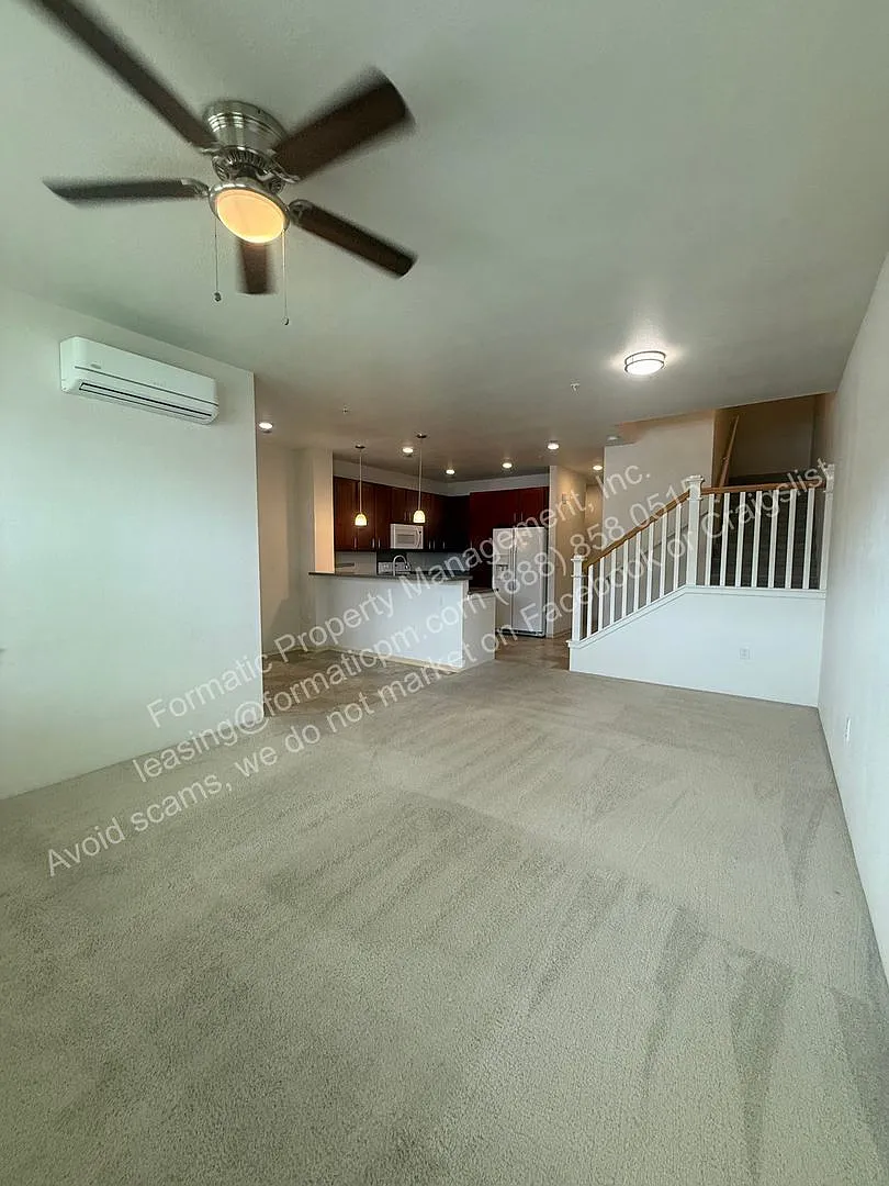 2 bed, 2.5 bath, 1324 sqft, $3,395 — Photo 2