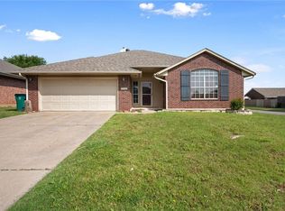 12301 SW 12th St, Yukon, OK 73099