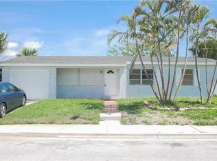594 W 5th St, Riviera Beach, FL 33404