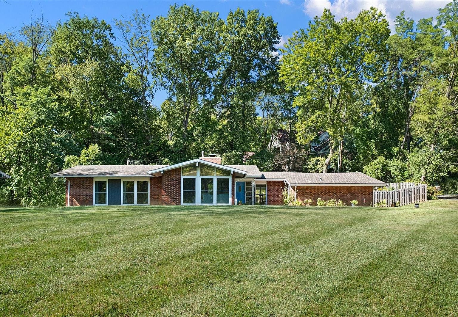 12 Sunswept Dr, Saint Louis, MO 63141 Zillow