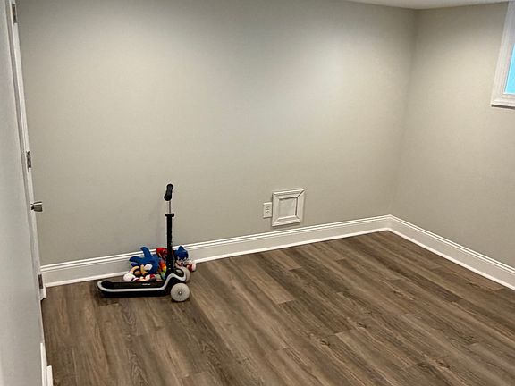 4th image of 3722 Shepherd St #Basement