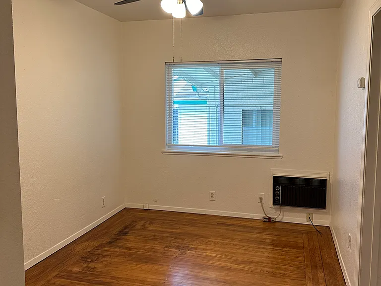 1811 Commercial Way #A — Photo 18