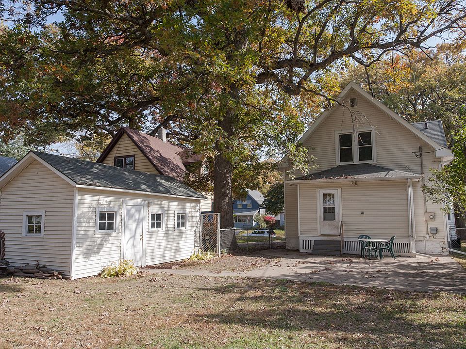 1st image of 829 Oakland Rd NE