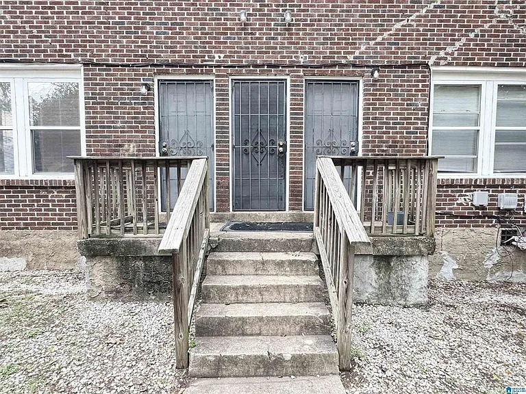 737 40th Pl #A-1 — Photo 29
