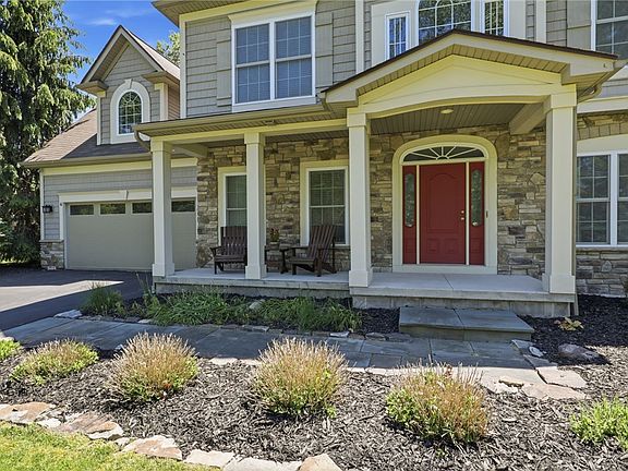 3rd image of 6 Fernstone Ln