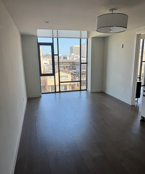 600 South Van Ness — Photo 16