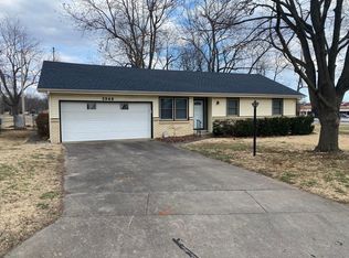2946 S Roanoke Ave, Springfield, MO 65807