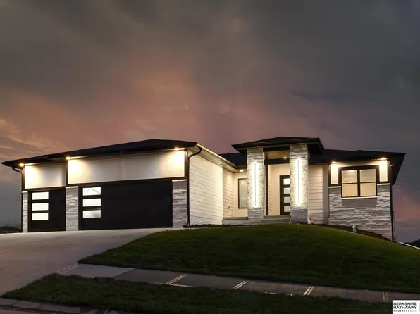 20611 Jeannie Ln, Gretna, NE 68028