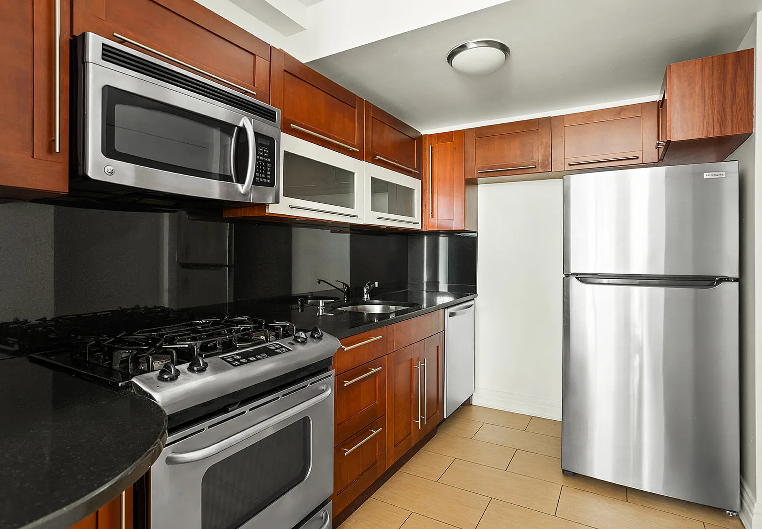 647 Washington Avenue — Photo 3