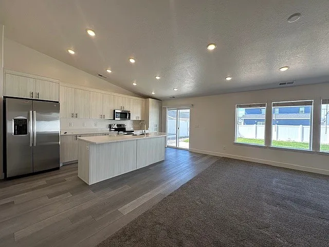 535 W 1110 N — Photo 3
