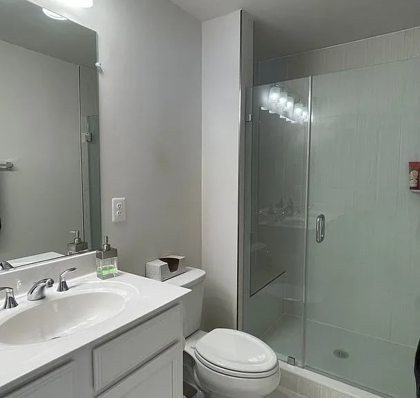 1812 Briscoe Ln — Photo 20