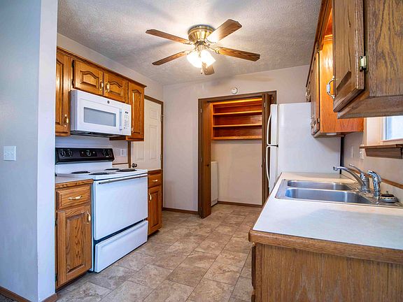 4th image of 2919 W Page Street