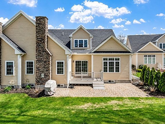 3rd image of 77 Fairway View Dr #77