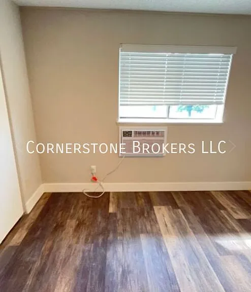 333 Custer Ave #12 — Photo 5
