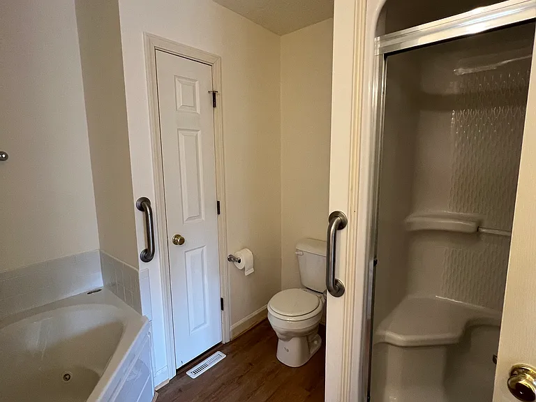 303 Lake Pointe Dr — Photo 18