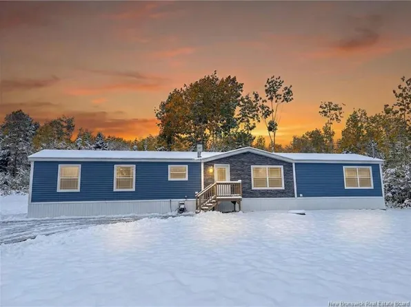 118 Oak Mountain Rd, Woodstock, NB E7N 2S3