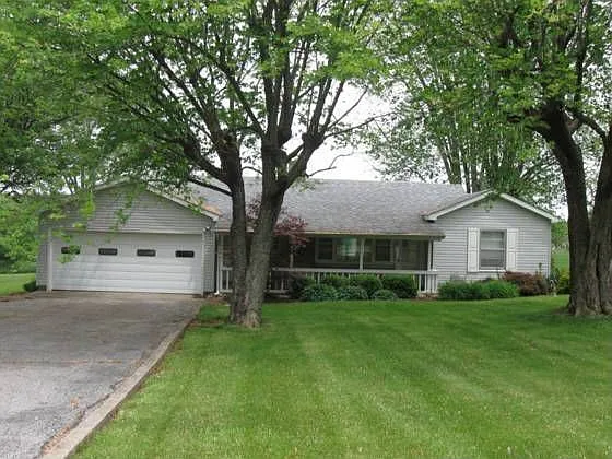 70 Lincoln Ave photo 1
