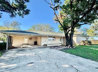 613 E Cherokee St, Marietta, OK 73448