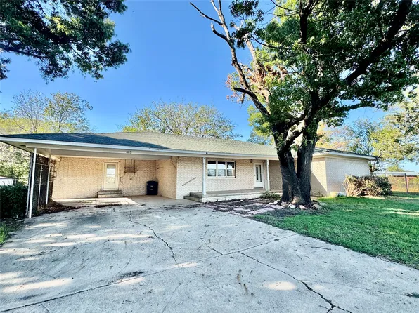 613 E Cherokee St, Marietta, OK 73448