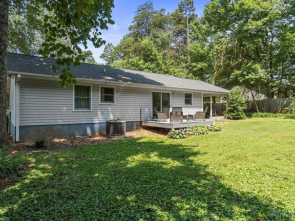 5th image of 3544 Carington Ln