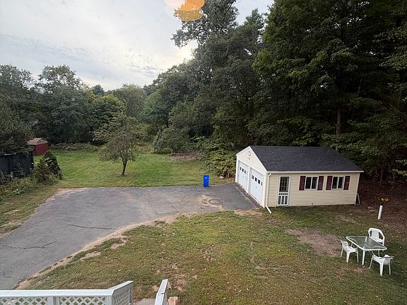 5th image of 528 Elm Rd