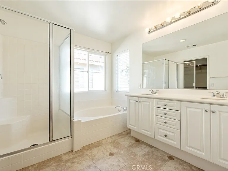 218 Kensington Park — Photo 15