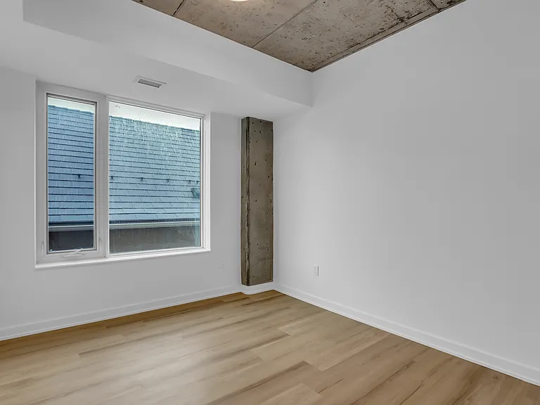 36 Robinson Ave — Photo 73