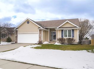 210 SE Wildflower Ct, Pleasant Hill, IA 50327