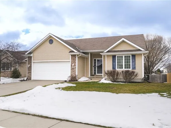 210 SE Wildflower Ct, Pleasant Hill, IA 50327
