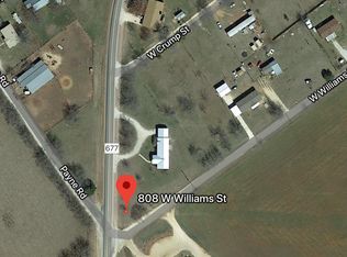 808 W Williams St, Saint Jo, TX 76265