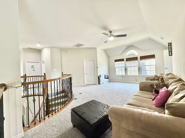 7430 Hidden Cove Ln — Photo 24