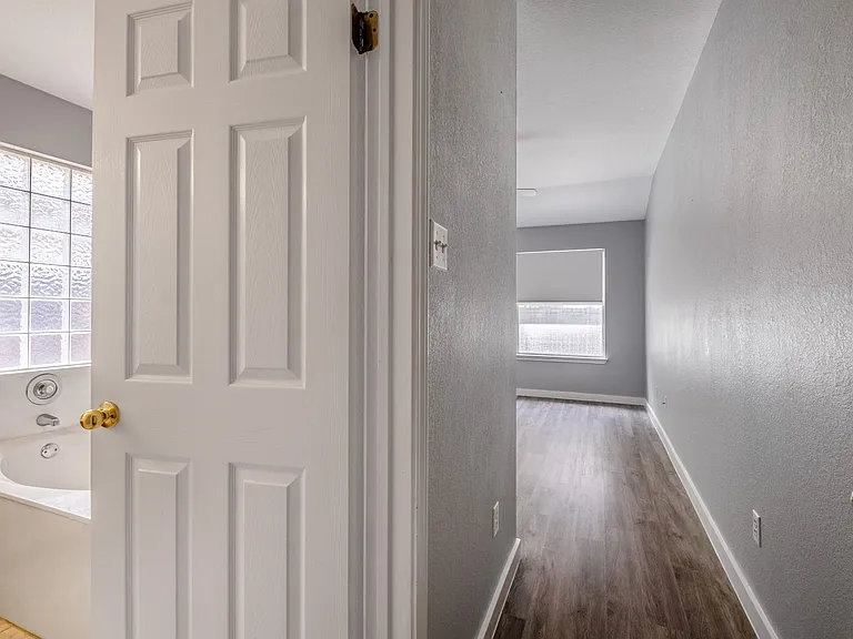 3413 Ruby Red Dr — Photo 1
